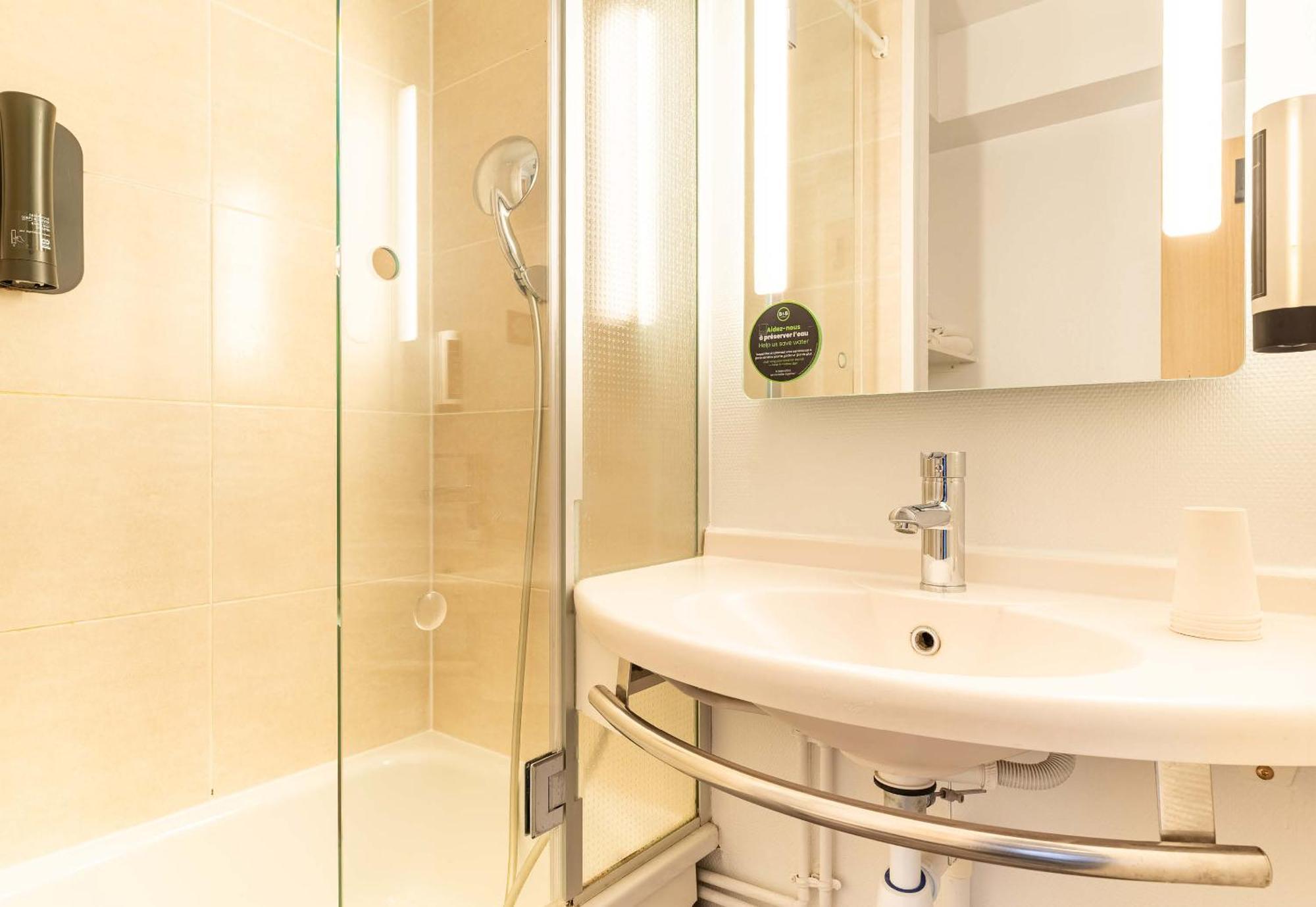 B&B Hotel Nantes Atlantis Le Zenith Saint-Herblain Buitenkant foto